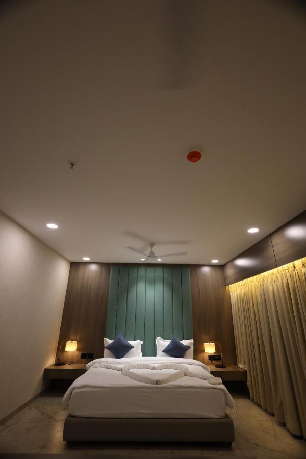 Lords Eco Inn Navsari Exterior photo