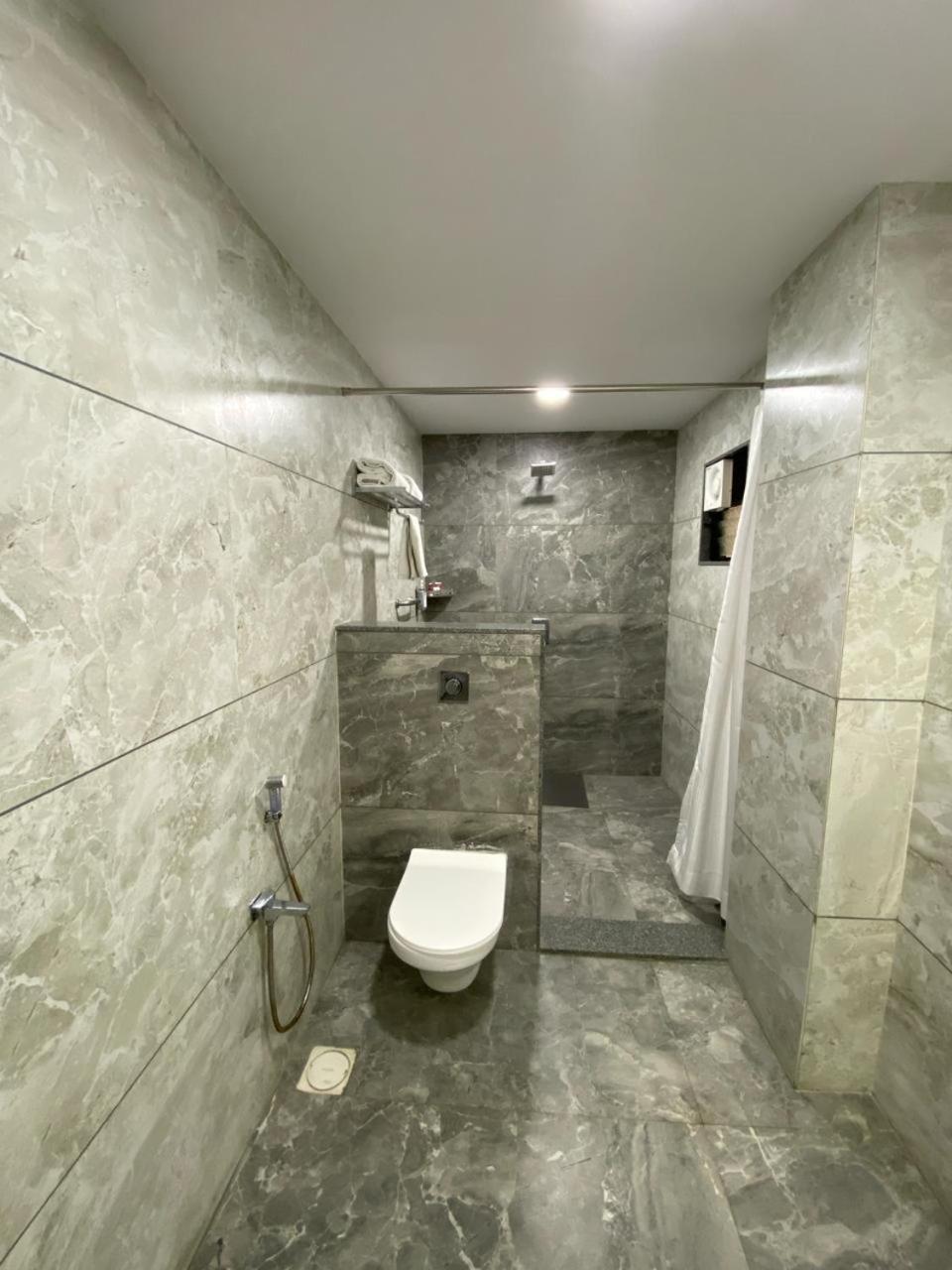 Lords Eco Inn Navsari Exterior photo